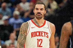 真滴是香！亞當(dāng)斯上場各種補(bǔ)籃 半場9分鐘拿到8分4板1斷1帽