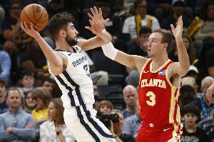 優(yōu)質(zhì)射手！肯納德半場(chǎng)12分鐘6中4砍并列全隊(duì)最高12分 三分3中3