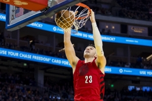 隊(duì)記：克林根的前場(chǎng)板能贏得更多的進(jìn)攻機(jī)會(huì) 對(duì)位艾頓時(shí)他也不差