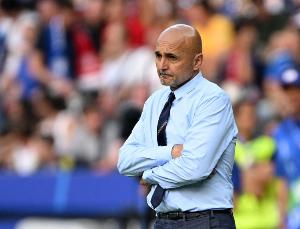 斯帕萊蒂：庫普梅納斯表現(xiàn)積極且具備防守意識，他能適應(yīng)新的位置