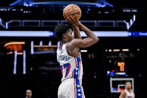 效率不高！埃奇庫姆12中4拿到12分11板4助2斷