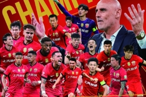 中超官方發(fā)布海港奪冠海報(bào)：團(tuán)結(jié)一心淬煉成金，三連奪冠鑄就傳奇