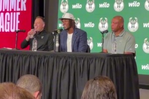 ??到了雄鹿該如何適應？特納：我女朋友說我穿綠色很好看！