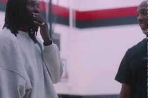 朱哥下賽季多喂球啊！霍勒迪和比盧普斯私下熱烈談?wù)摋铄??