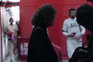 ??球迷沖著楊瀚森喊“哥哥好帥”！結果小楊一臉嫌棄！