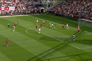 布拉德利破門后未慶祝，利物浦1-0領先