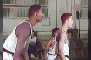 這是哪些吧友的青春？??來看看張伯倫高中時(shí)的高清彩色修復(fù)視頻