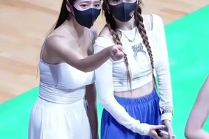 哇 滿(mǎn)屏大長(zhǎng)腿！這啦啦隊(duì)都身材顏值兼具呀??