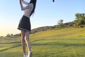 這美腿給幾分？??孫悅前妻陳露昔日曬出打高爾夫視頻