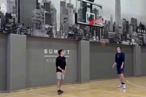 身材依舊精壯！看看阿門休賽季訓(xùn)練視頻，滿滿干貨！