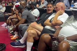 鮑爾默&庫班！NBA最熱愛籃球的兩位老板一起觀戰(zhàn)夏聯(lián)