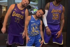 外國球迷山寨詹姆斯庫里東契奇，沒想到越看越像??????