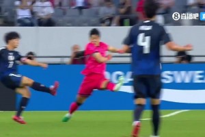 攻防節(jié)奏超快！韓國隊還沉浸在中柱懊惱中，日本下一回合就破門