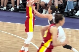 楊力維遭“襲胸”！韓國隊員立馬上前道歉??