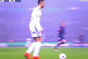 還是老了??解說：C羅如果再年輕5歲，這幾步能登出個單刀來！