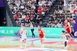 韓國(guó)女人還咋玩？??現(xiàn)場(chǎng)球迷拍攝感受下張子宇制霸上空的恐怖！