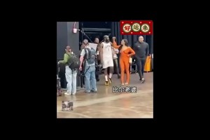 果然來快船了！據(jù)悉哈登是比爾夫婦的媒人，跟他們夫妻關(guān)系很好~