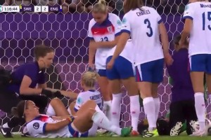 這音樂真絕了！德國杯名場面：蘭格拉克撲出格策的點(diǎn)球！