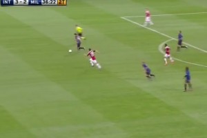 瞠目！當年米蘭德比進行到80多分鐘，小將薩內(nèi)蒂來了一次全場奔襲