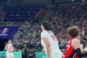 懂球的吧友來(lái)看看張子宇賽前熱身環(huán)節(jié)，這是練啥??？??