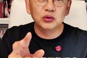 需警察護(hù)送！實(shí)拍：一群申花球迷疑似被國安球迷圍在球迷通道內(nèi)