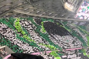 亞洲頂級??，現場實拍環(huán)工體四面看臺巨型TIFO震撼無比