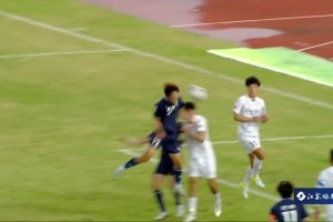 現場實拍：申花外援阿蘇埃敲山震虎破門，工體現場一片嘩然