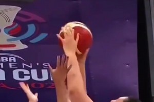 亞洲杯中國輸了日本三分確實(shí)準(zhǔn) 但這戳子宇眼睛實(shí)打?qū)嵅淮担??