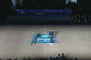 韋德：科比會(huì)在任何時(shí)候出現(xiàn)在訓(xùn)練館，而詹姆斯會(huì)是第一個(gè)抵達(dá)訓(xùn)練館的人