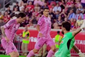 38歲梅西奔襲單刀晃過門將！這假動(dòng)作太快了，不慢放根本看不清