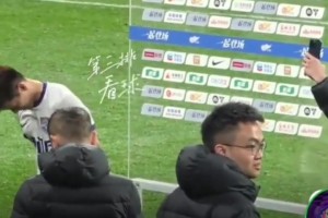 那年溫格把穆里尼奧當(dāng)空氣，社區(qū)盾杯奪冠后拒絕與其握手??