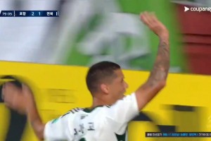 活久見隊(duì)友懵逼??！K聯(lián)賽外援進(jìn)球后慶祝憋不住跑去上廁所