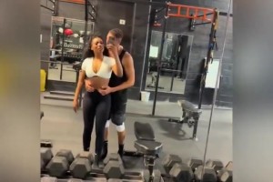 男女搭配，干活不累！克萊與身材火辣的新女友一起在健身房擼鐵