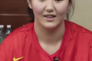 最想和詹姆斯一起訓(xùn)練！原來張子宇也是詹蜜??！??