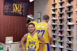 惡搞低配版東詹庫(kù)，這老詹背影真像哈哈哈