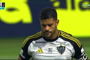 炸裂??38歲胡爾克任意球打入十分角，上輪巴甲曾角球直接破門