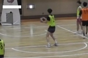 真是服了這個(gè)老6，但凡失誤一下都進(jìn)球了啊??????