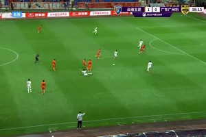 奧斯卡單刀冷靜破門，玉昆2-0領先廣州豹