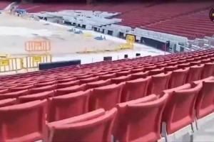 咋回事？諾坎普球場施工2年設(shè)施要啥沒啥……球場一片荒廢啊??