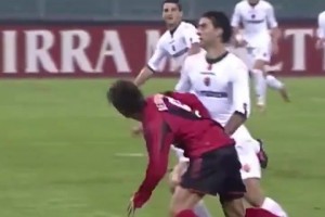 踢球不出汗，進(jìn)球如跳華爾茲！有種踢球方式叫瀟灑！