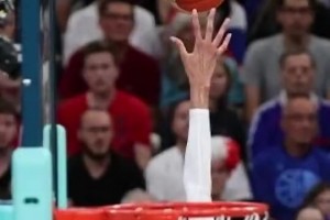 相當(dāng)恐怖！有人拍下文班亞馬蓋帽的一瞬間，幾乎大半只手臂都要超框了