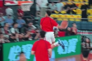 中國男籃vs委內瑞拉熱身賽 廣州小將李祥波秀大風車暴扣??