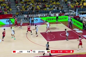 中國男籃最亮眼的球員！王俊杰獨(dú)得16分，打球風(fēng)格獨(dú)樹一幟！