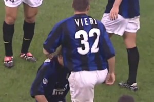 完美中鋒！維埃里有身體有技術(shù)，進(jìn)球美如畫！