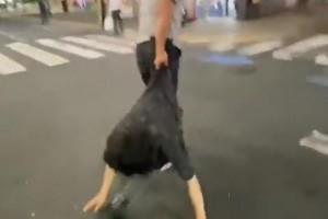 國外球迷調(diào)侃：首秀過后斯洛特把維爾茨送回藥廠??