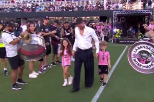 將身披7號(hào)球衣！德保羅邁阿密主場(chǎng)亮相展示7號(hào)球衣！