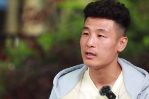 詹俊采訪武磊09年齡段留洋潮，武磊：肯定比國內(nèi)其他球員不一樣