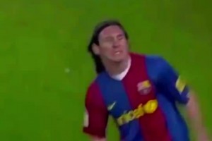 威震天！當(dāng)年的藍(lán)黑國王讓米蘭鐵血后防也有些難以招架??