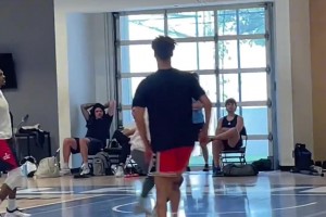 NBA球員打普通人真的就是降維打擊?。? >
                                        </div>
                                    </div>
                                                                        <div   id=