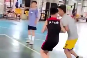 弧頂持球 然后戰(zhàn)術啥來著 不管了 直接干拔！